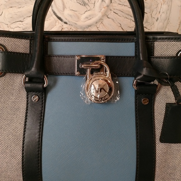 ❤️SOLD❤️Michael Kors Hamilton East West Bag. - Picture 7 of 7